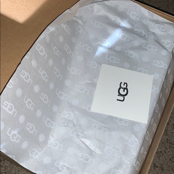 Uggs - Picture 3 of 5